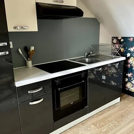 Apartment Le Hameau : Calme Et Elegant 2 Pieces