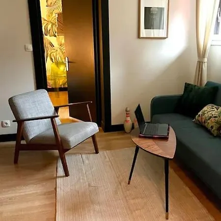 Le Hameau : Calme Et Elegant 2 Pieces Apartment