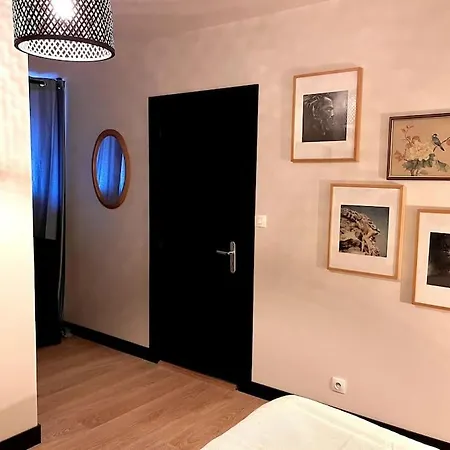 Le Hameau : Calme Et Elegant 2 Pieces Apartment